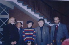 97年贺博士与国外眼科专家合影